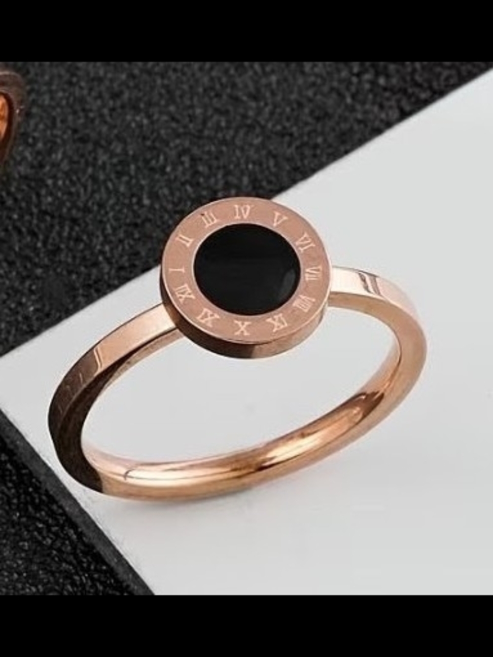 Rose Gold Roman Numeral Ring wt Black Enamel Disc Sz 6